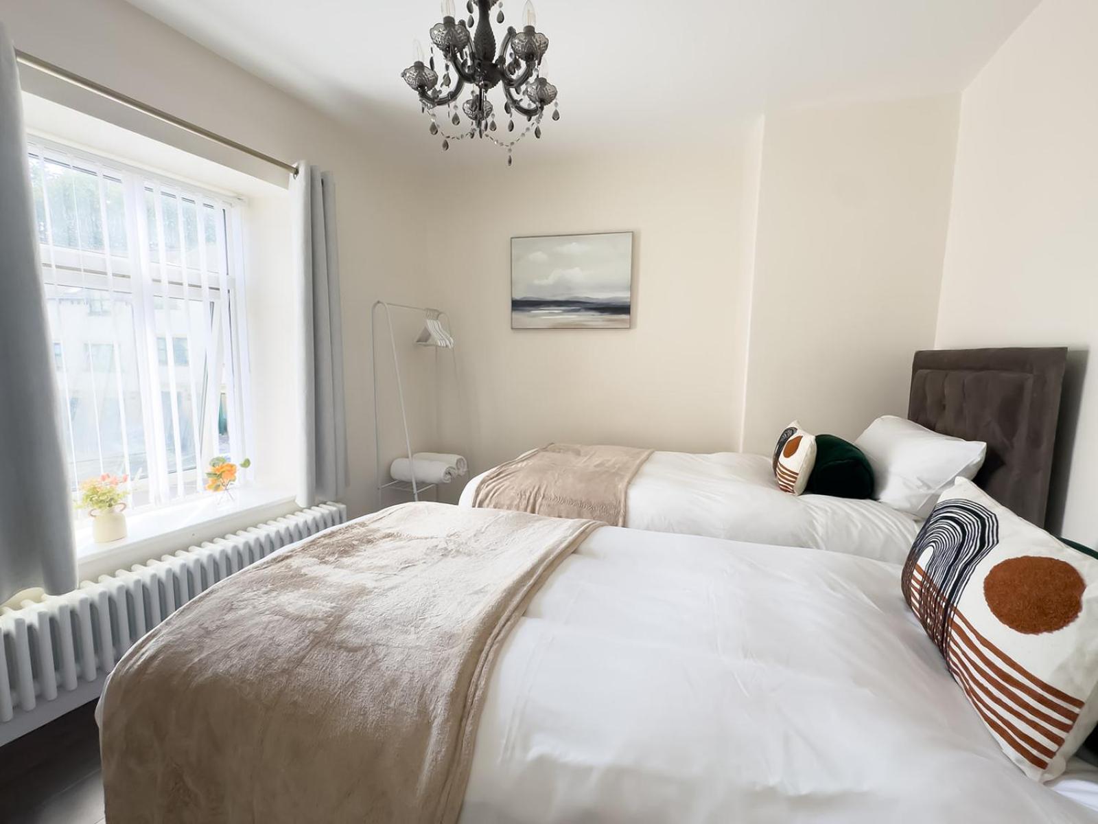 Central Buxton - Modern Cottage - Peak District ภายนอก รูปภาพ